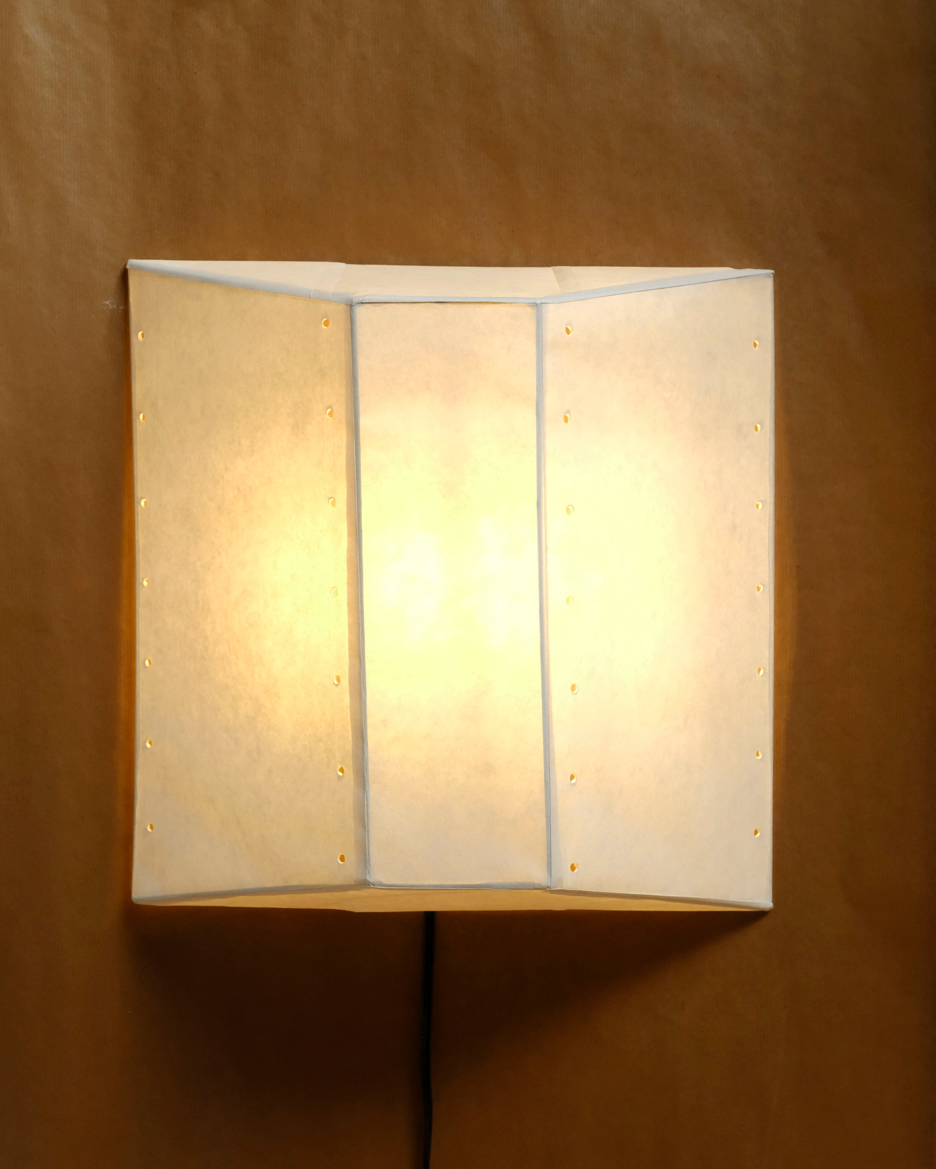 SQUARE SCONCE (lit version)