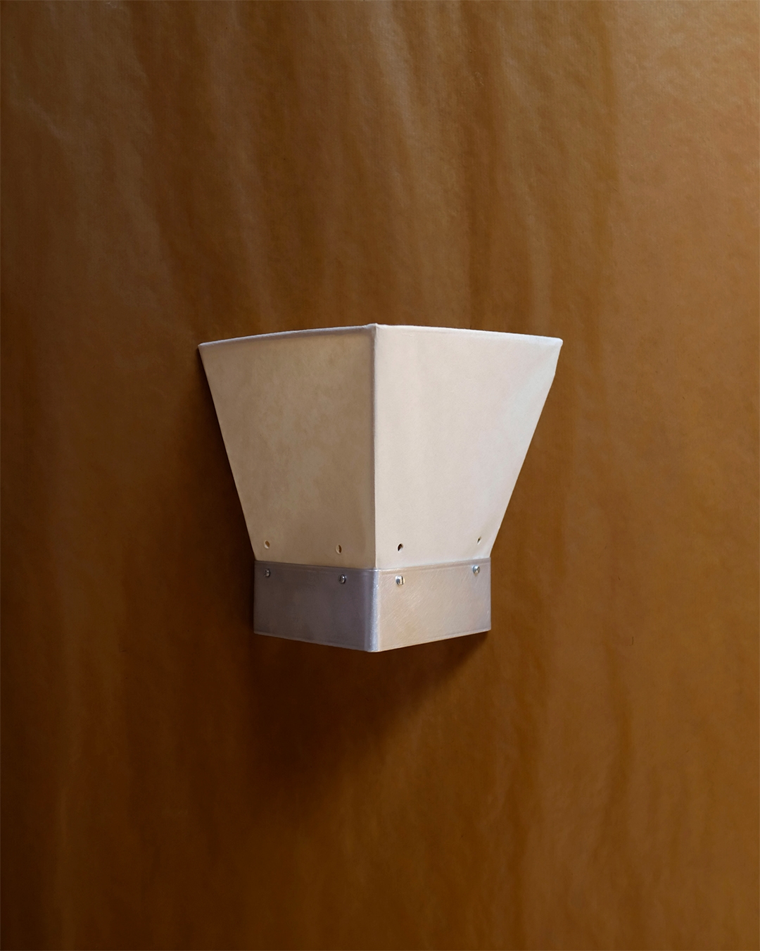 V SCONCE