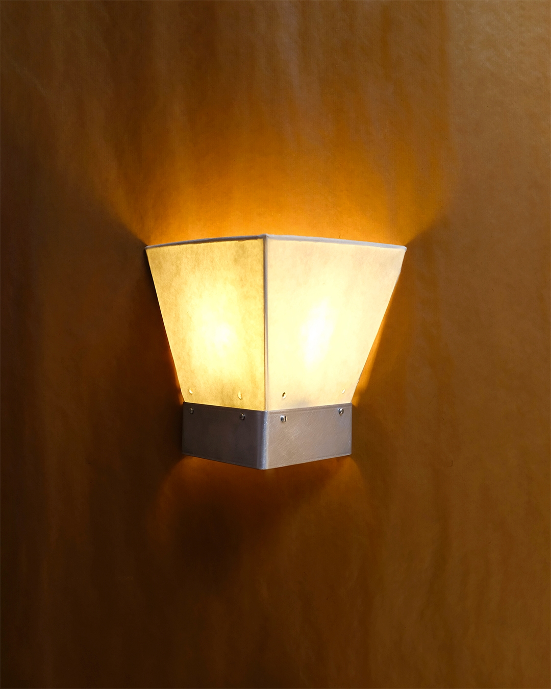 V SCONCE (lit version)