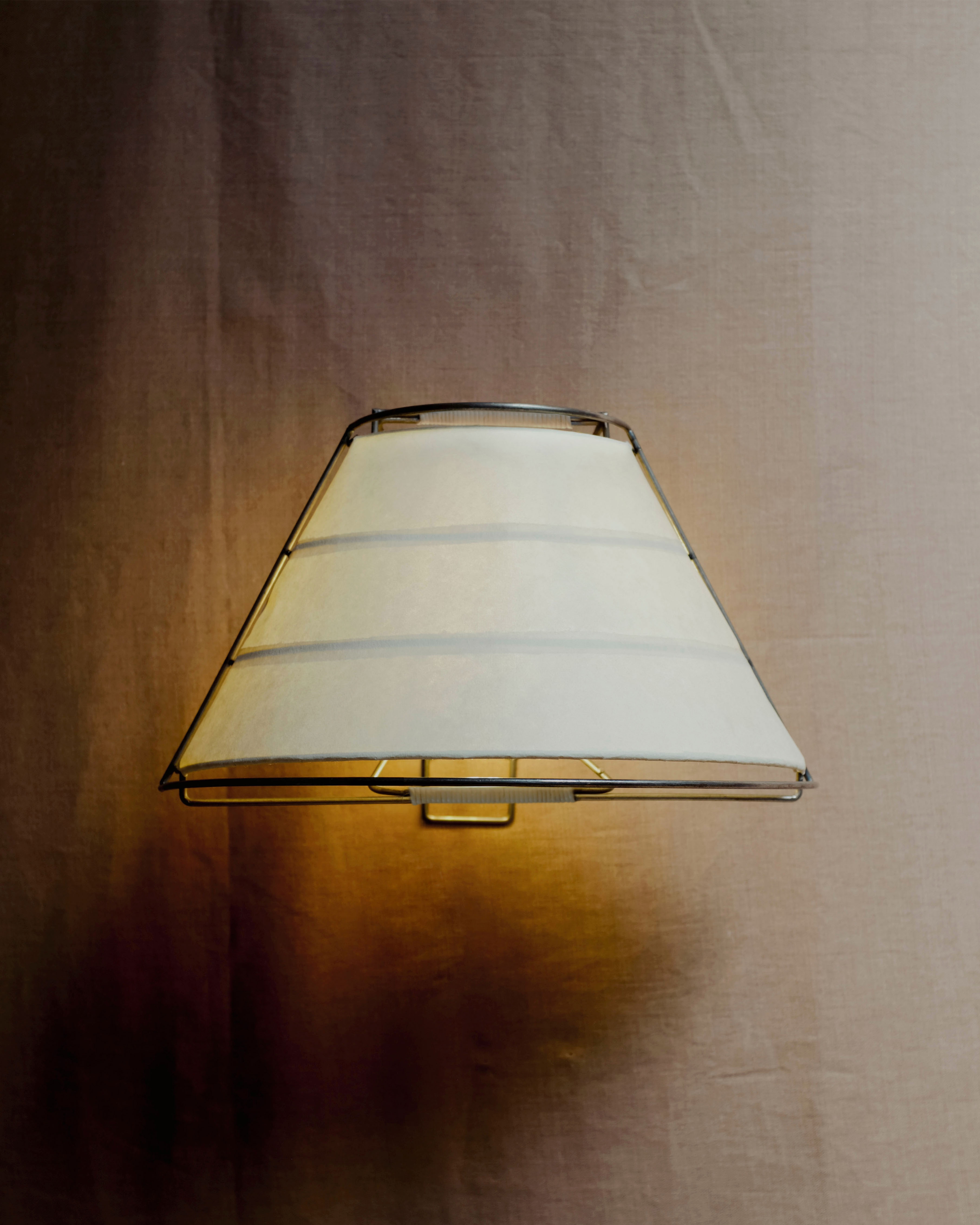 WING WALL SCONCE (lit version)